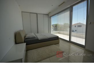 017 1021 10 Krk Luxury villa with sea view for sale