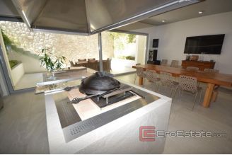 017 1021 10 Krk Luxury villa with sea view for sale