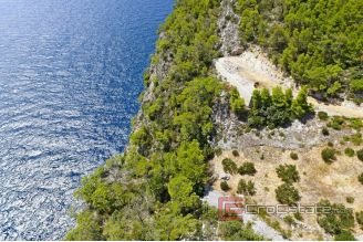 004 2029 67 island hvar agricultural plot for sale