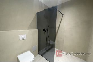 019 2035 116 Trogir house with pool for sale