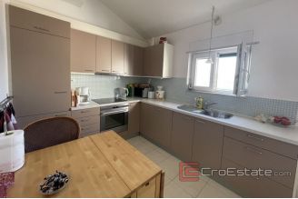 015 2035 117 Ciovo apartment with a sea view for sale