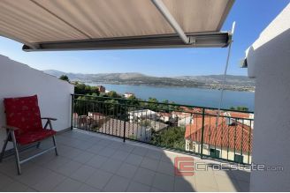 015 2035 117 Ciovo apartment with a sea view for sale