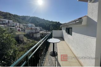 015 2035 117 Ciovo apartment with a sea view for sale