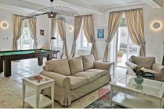 019 2018 238 Crikvenica summer house with a pool for sale
