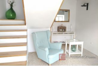 019 2018 238 Crikvenica summer house with a pool for sale