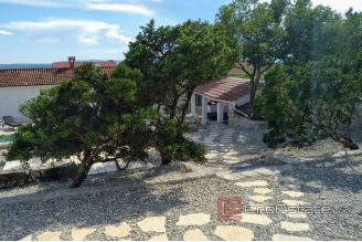 019 2018 238 Crikvenica summer house with a pool for sale