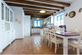 020 1021 11 Krk  house with a pool for sale