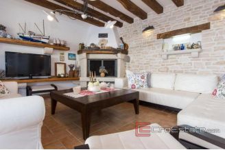 020 1021 11 Krk  house with a pool for sale