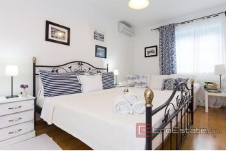 020 1021 11 Krk  house with a pool for sale