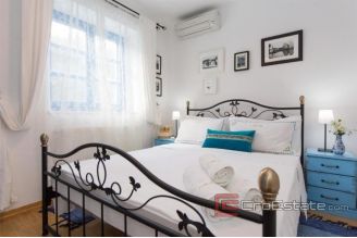 020 1021 11 Krk  house with a pool for sale