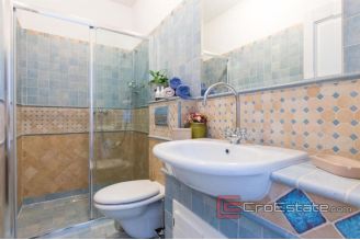 020 1021 11 Krk  house with a pool for sale