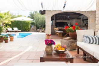 020 1021 11 Krk  house with a pool for sale