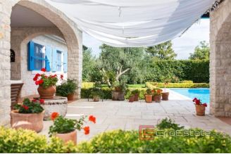 020 1021 11 Krk  house with a pool for sale