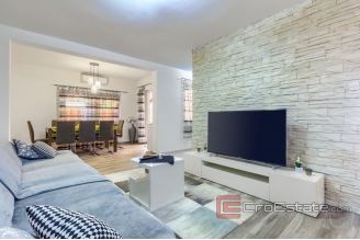 020 5287 30 Biograd house with a pool for sale1