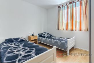020 5287 30 Biograd house with a pool for sale1