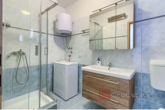 020 5287 30 Biograd house with a pool for sale1