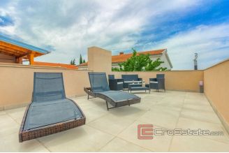 020 5287 30 Biograd house with a pool for sale1