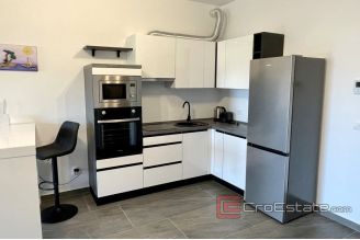 011 2030 62 Trogir one bedroom apartment with pool for sale