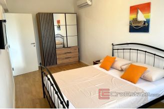 011 2030 62 Trogir one bedroom apartment with pool for sale