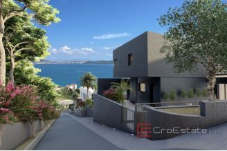 007 2035 121 Trogir villa with pool and a sea view for sale