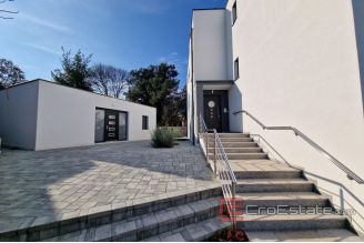 015 1021 14 Krk three bedroom penthouse for sale