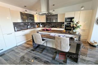 015 1021 14 Krk three bedroom penthouse for sale