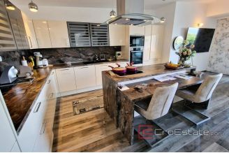 015 1021 14 Krk three bedroom penthouse for sale