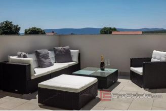 018 1023 01 house with pool and a sea view for sale