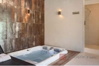 018 1023 01 house with pool and a sea view for sale