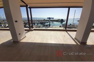 004 2016 578 split restaurant space for sale