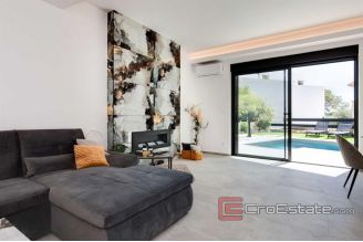 019 1023 02 Krk luxury villa with pool for sale