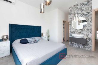 019 1023 02 Krk luxury villa with pool for sale