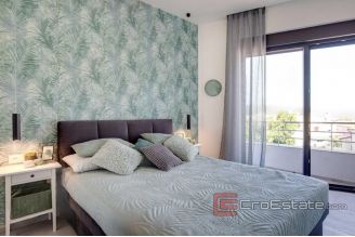 019 1023 02 Krk luxury villa with pool for sale