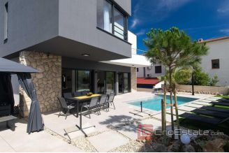 019 1023 02 Krk luxury villa with pool for sale