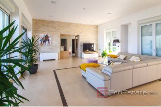 018 2018 239 Ugljan spacious villa first row to the sea for sale