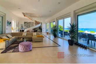 018 2018 239 Ugljan spacious villa first row to the sea for sale