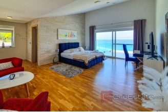 018 2018 239 Ugljan spacious villa first row to the sea for sale