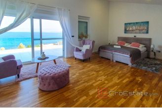 018 2018 239 Ugljan spacious villa first row to the sea for sale