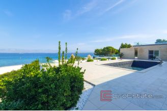 018 2018 239 Ugljan spacious villa first row to the sea for sale