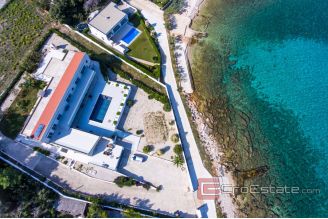 018 2018 239 Ugljan spacious villa first row to the sea for sale