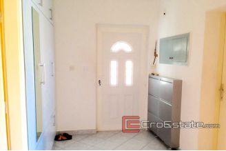 14 4550 30 Omis apartment for sale