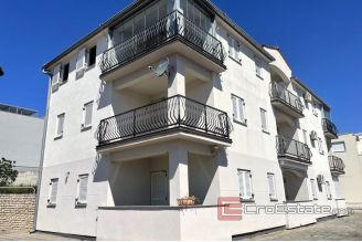 012 2030 63 Rogoznica apartment near the sea for sale