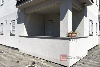 012 2030 63 Rogoznica apartment near the sea for sale