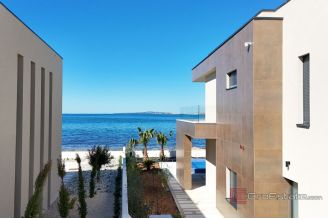 014 2022 371 zadar villa first row to the sea for sale