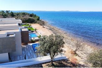 012 2022 372 zadar luxury villa first row to the sea for sale