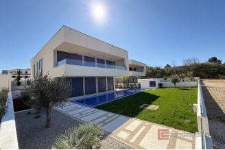 012 2022 372 zadar luxury villa first row to the sea for sale