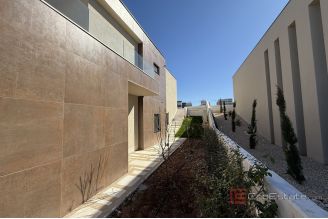 012 2022 372 zadar luxury villa first row to the sea for sale