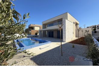 012 2022 372 zadar luxury villa first row to the sea for sale