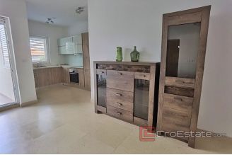 011 2031 95 Ciovo two bedroom apartment for rent