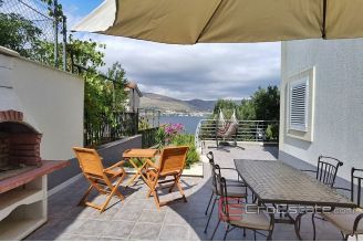 011 2031 95 Ciovo two bedroom apartment for rent